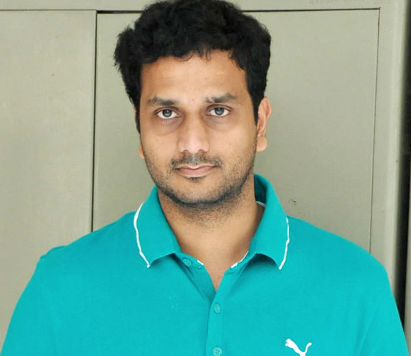 srinivas avasarala,second movie,second attempt,koratala siva,oohalu gusagusalade,jyo achyutananda movie  ద్వితీయ విఘ్నం దాటేస్తున్నారు...! 